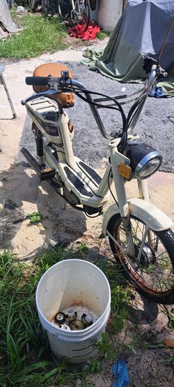 Moped. 1977. Original owner
