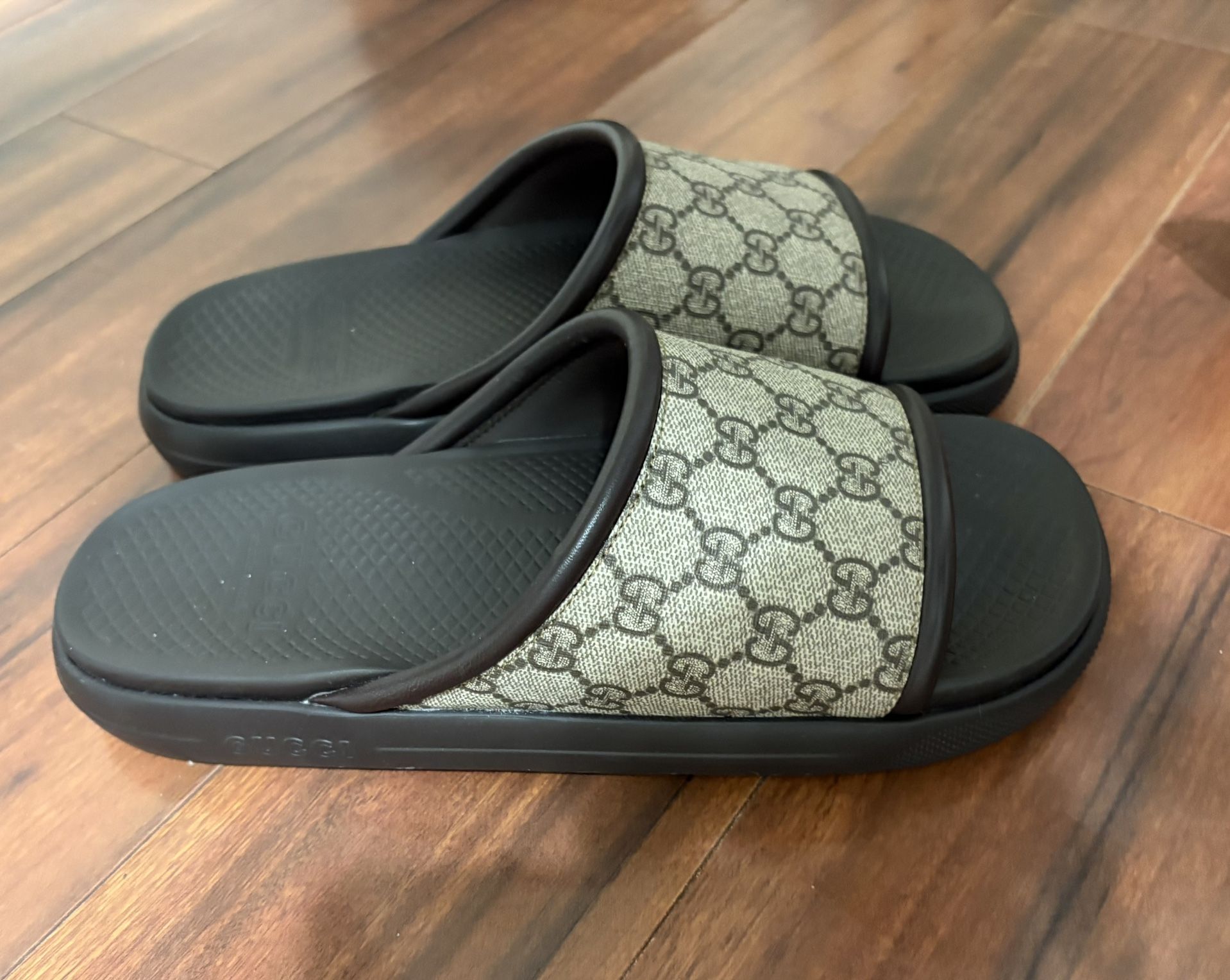 Gucci Slide Authentic New Size 9 Men 