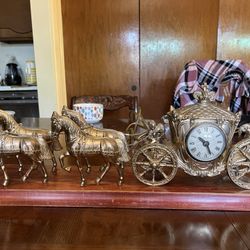 Antique Metal Electric Clock With 4 Horse And Carrier 