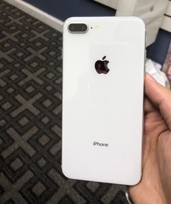 iPhone 8 Plus 64GB Factory Unlocked -Silver