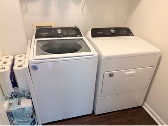 Whirlpool Washer & Dryer Set with 2-in-1 Removable Agitator