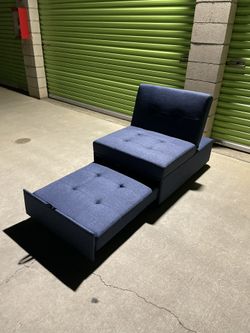 *Free Delivery* Couch Pullout Bed Sleeper Sofa Chair