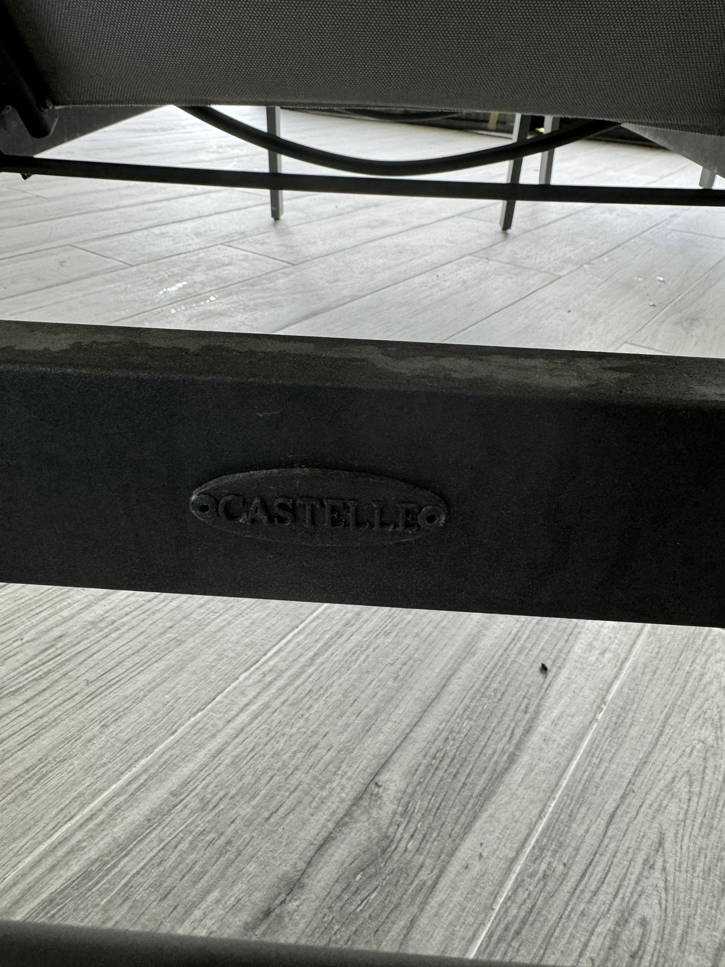 Castelle Orion Sling Dining Cast Aluminum Adjustable Chaise Lounges Excellent Condition Originally $3200. Asking $1150