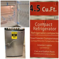 Magic Chef Compact Refrigerator 