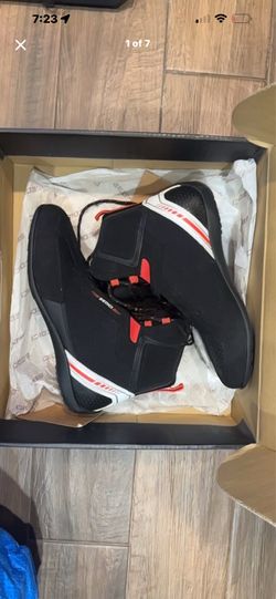 Motorcycle shoes & gloves