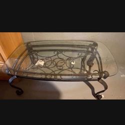 Coffee table & end table great condition 