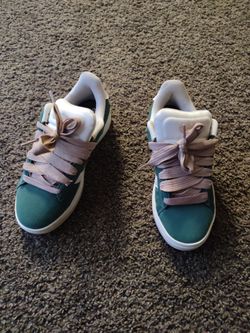 Green Adidas with thick shoelaces size 7 in a half