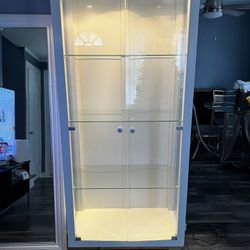 3 Shelf Cabinet With Lights