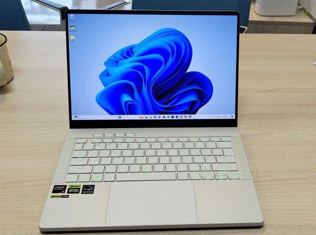 ROG Zephyrus G14 2024