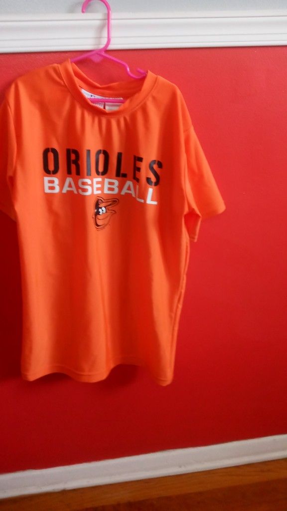 ORIOLES KIDS SIZE 14/16 , T-SHIRT.... CHECK OUT MY PAGE FOR MORE ITEMS