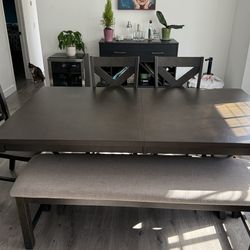 Extendable Dinning Table (seats 8-9)