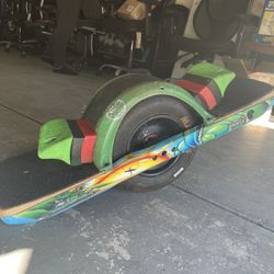 Onewheel XR W/Stand And Charger