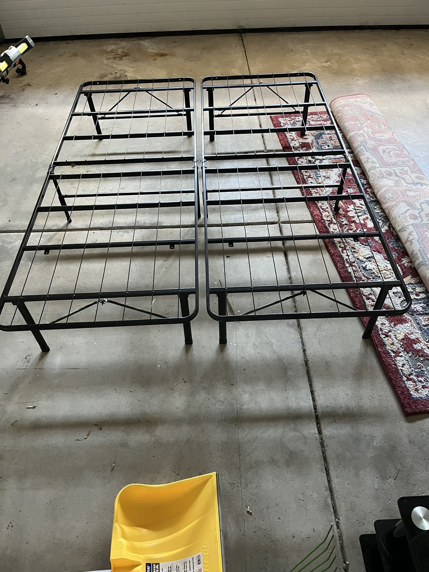 Queen Size Metal Bed Frame – Foldable & Sturdy Platform