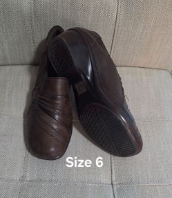 Brown Leather Slip-On Shoes Size 6