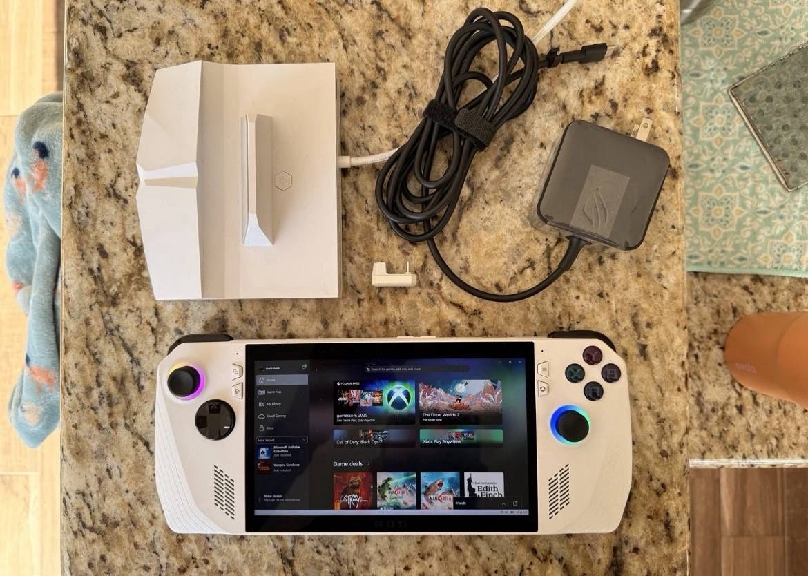 ASUS ROG Ally 120Hz 7'' Gaming Handheld - White 