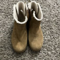Chestnut UGG Boots With Fur Lining
