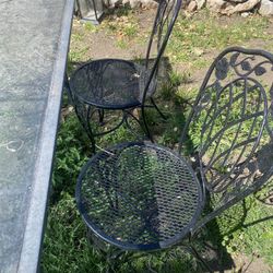 Outdoor Metal Table With Metal Chairs 