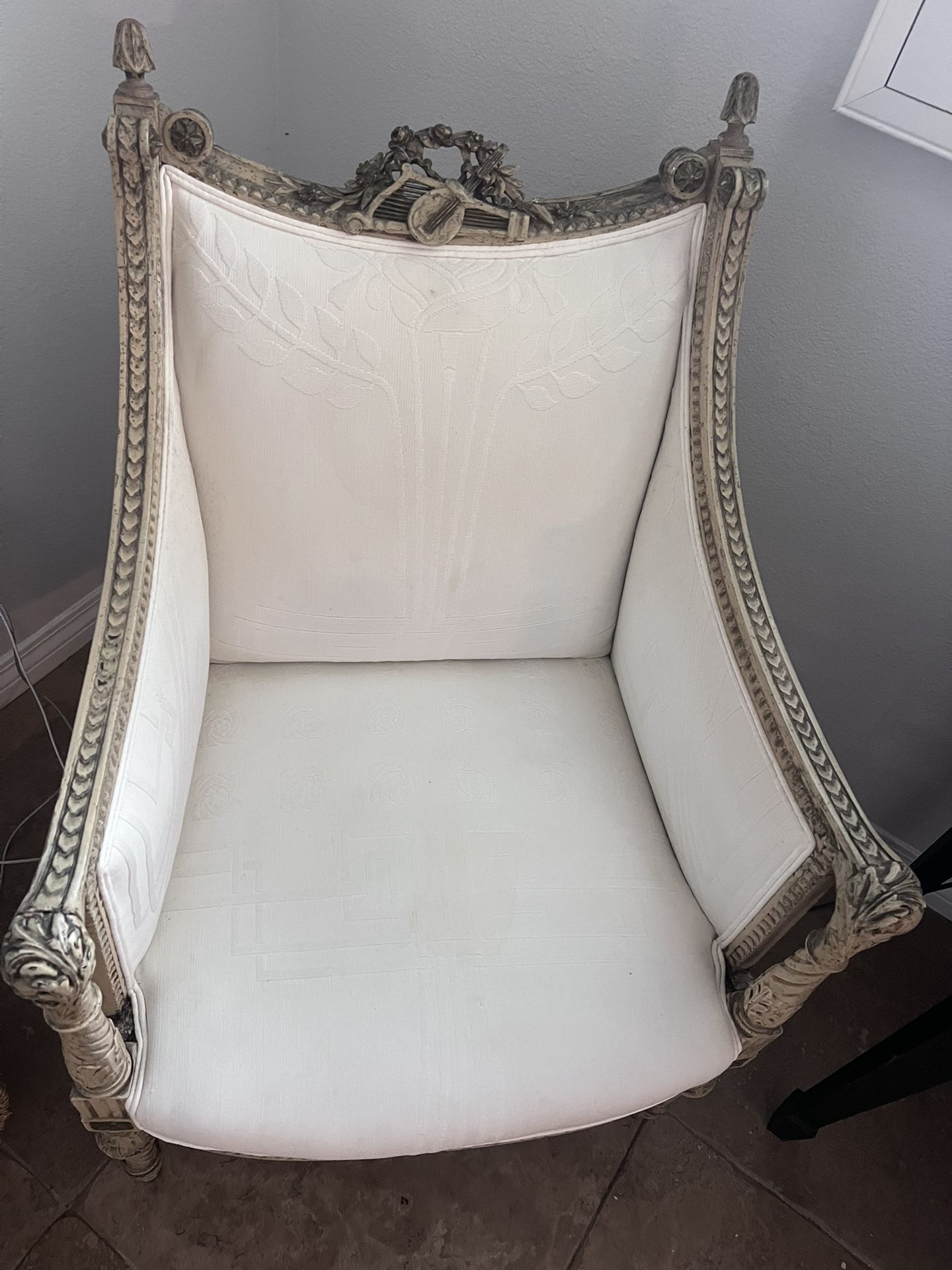 Louis lV Antique Chair