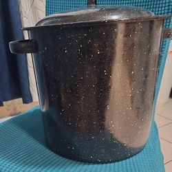Pot With Lid 