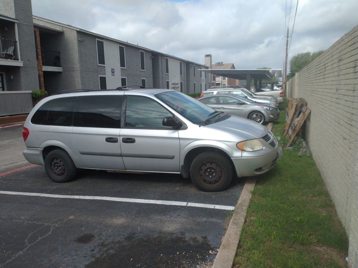 2005 Dodge Caravan
