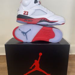 Air Jordan Retro 5 “Fire Red Black Tongue” 2025