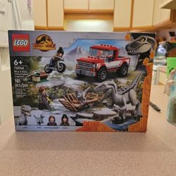 LEGO Jurrasic World: Blue & Beta Velociraptor Capture