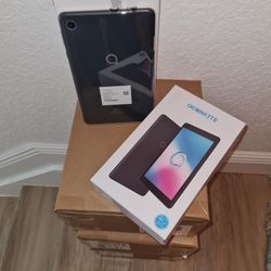 ALCATEL 3T 8"/32GB/4G LTE BLACK NEW WITH COVER INCLUDED  (9032T)