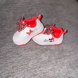 Mini mouse sneakers