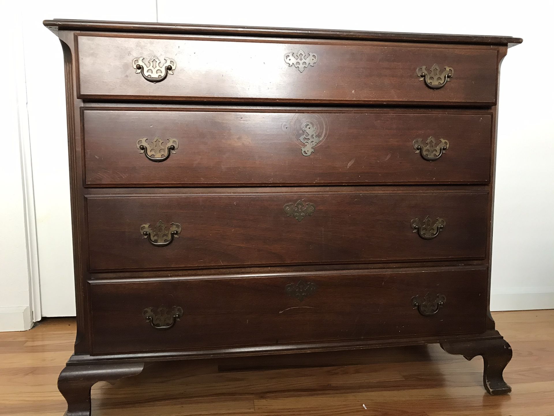 Vintage 4 drawer Kling mahogany dresser, circa 1940