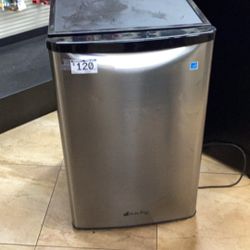 Danby Compact Fridge 