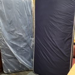USED TWIN XL BED MATTRESS LIKE NEW, CLEAN AND SANITIZED (MATTRESS)