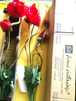 Home 🏡 interior.   Flores.  🌺🍃🌷 estan nuebas en caja.