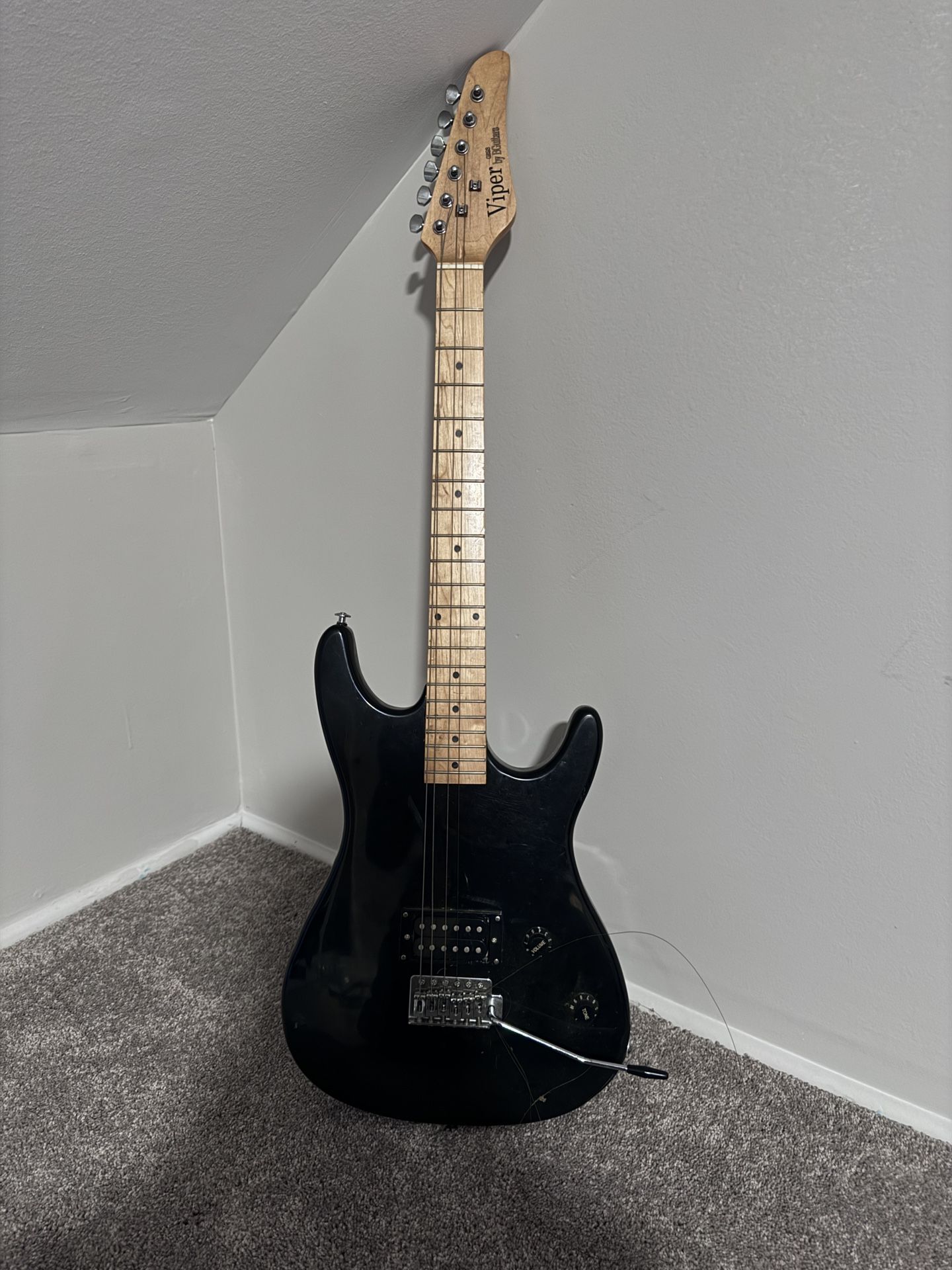 Viper Solid Body Electric Guitar