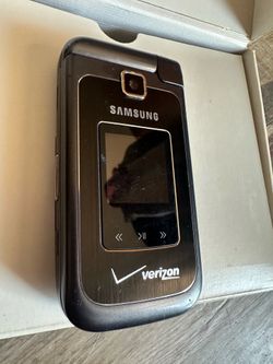 Samsung Alias 2 double flip phone