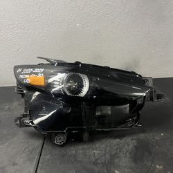 2020-2021-2022-2023 MAZDA CX-30 RIGHT LED HEADLIGHT OEM USED 