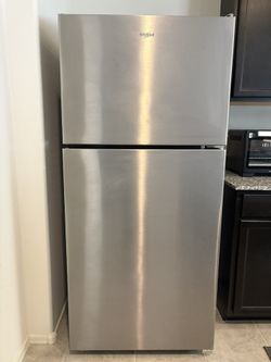 Whirlpool fridge With Ice Maker