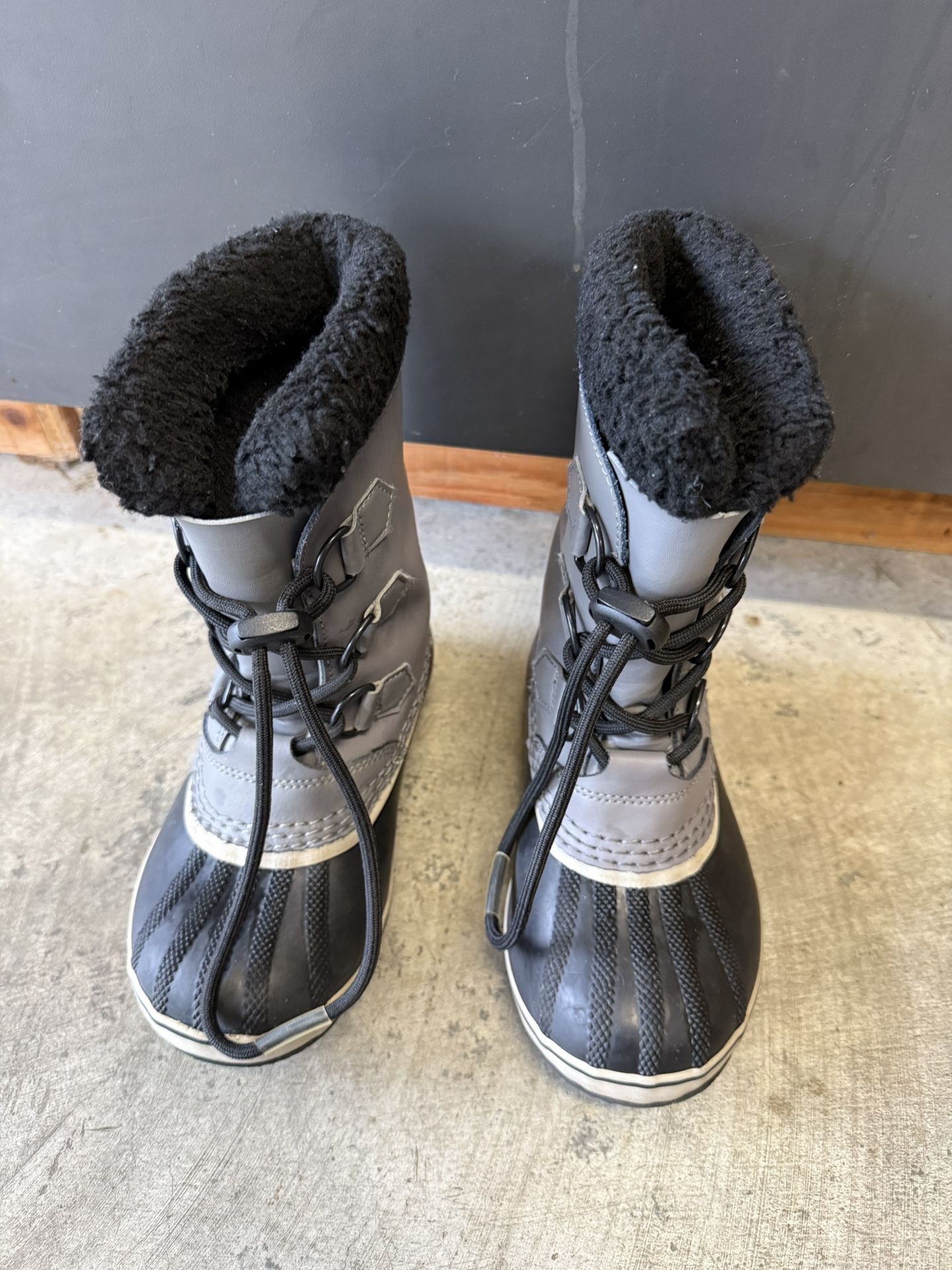 Sorel Kids Snow Boots (size 1)