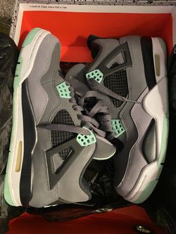 2013 Nike Air Jordan IV “Green Glow” Size 7.5