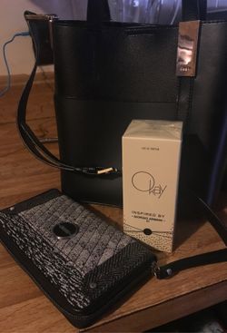 BOLSO 👜 CARTERA Y PERFUME AVAILABLE TODAY 😍