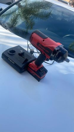 Snap On 1/2 Impact Wrench With Battery And Charger
