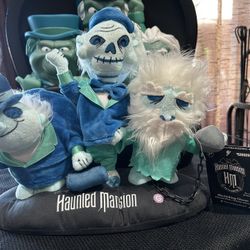 Disney Haunted Mansion Hitchhiking Ghosts They Move Side To Side And Play Haunted Mansion Theme 