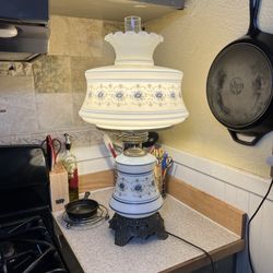 Vintage 1973 Abigail Adams Quoizel Blue Floral Hurricanes Lamp for Sale in  Virginia Beach, VA - OfferUp