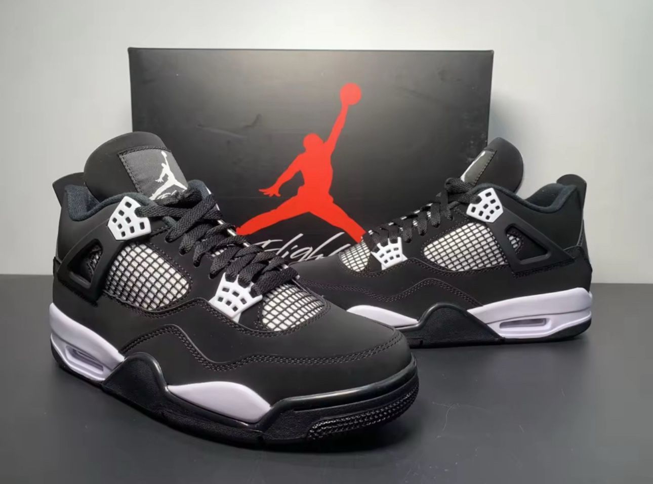 Jordan 4 white thunder