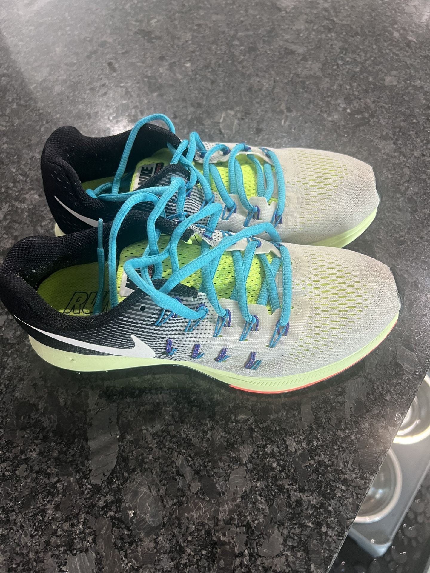 Women's Nike Athletic Shoes Size 7.5