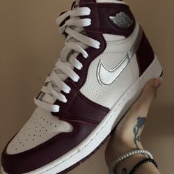 Air Jordan 1 Retro High OG GS ‘Bordeaux'
