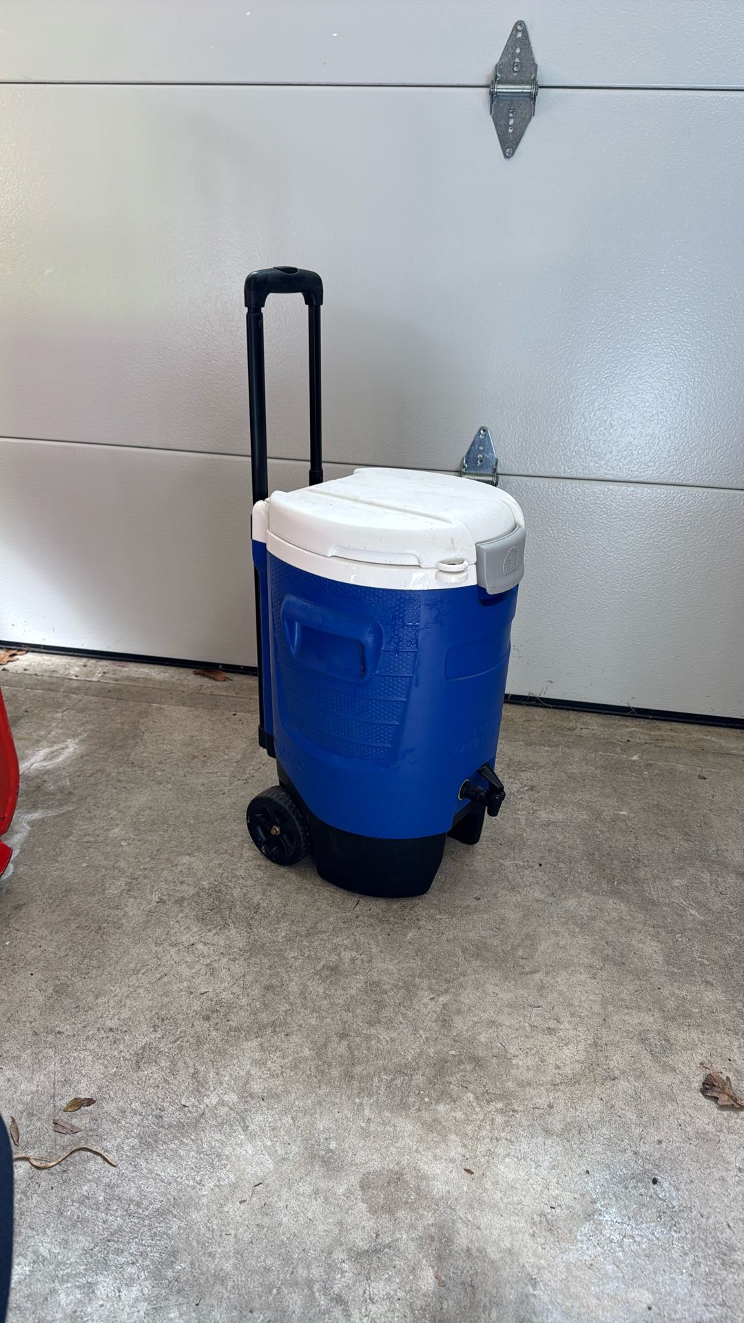 5 Gallon Igloo Drink Cooler