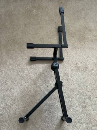 On-Stage Stands Pro Tilt-Back Amp Stand RS7705 Guitar Bass Stand Music