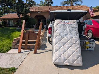 Free Free Free Twin Size Bed 