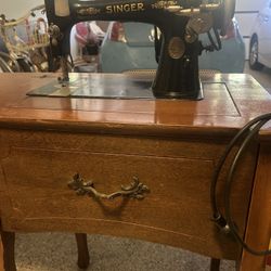 Singer Electric Sewing Machine 