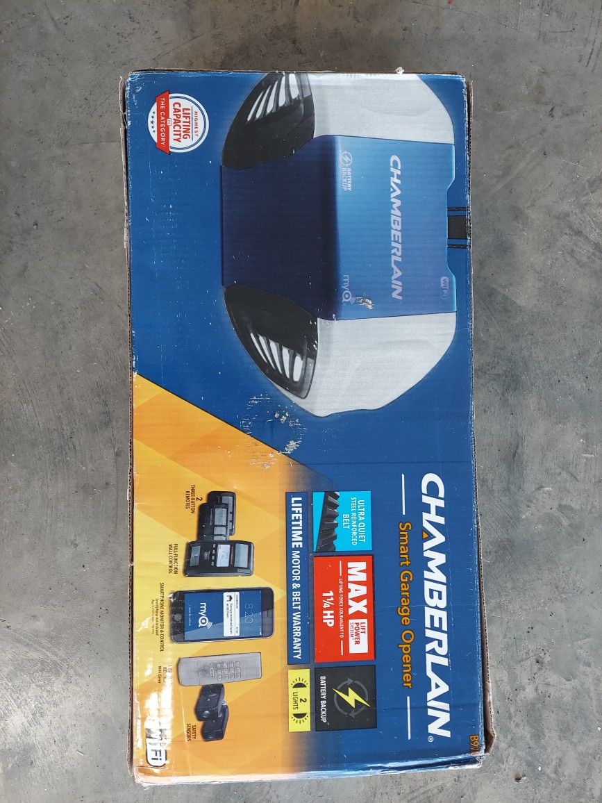 New Chamberlain B970 Garage Door Opener 